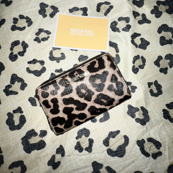 Michael Kors small wallet - Picture 1 of 3